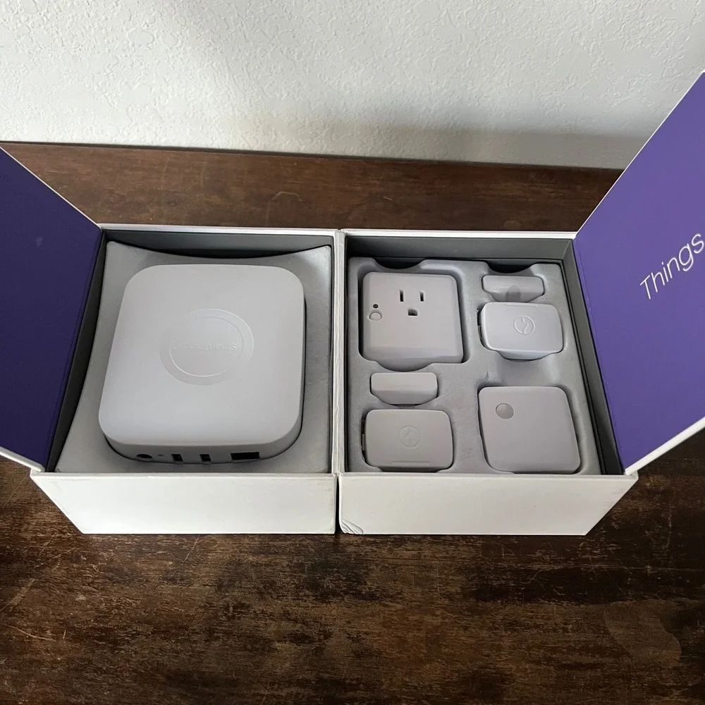 Samsung‎ SmartThings Home Monitoring Kit Smart Hub Motion Sensor Outlet